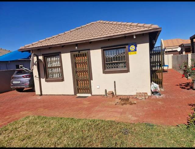 3 BEDROOM HOUSE FOR SALE IN THE ORCHARDS